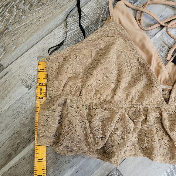 New Forever 21 Lace Knit Handkerchief Cropped Cami Size XL - Picture 8 of 9